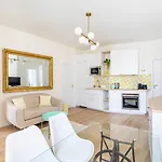 Guestready - Apt Moderne - Direct Champs Elysees * Clichy