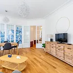 Apartmán Guestready - Apt Moderne - Direct Champs Elysees